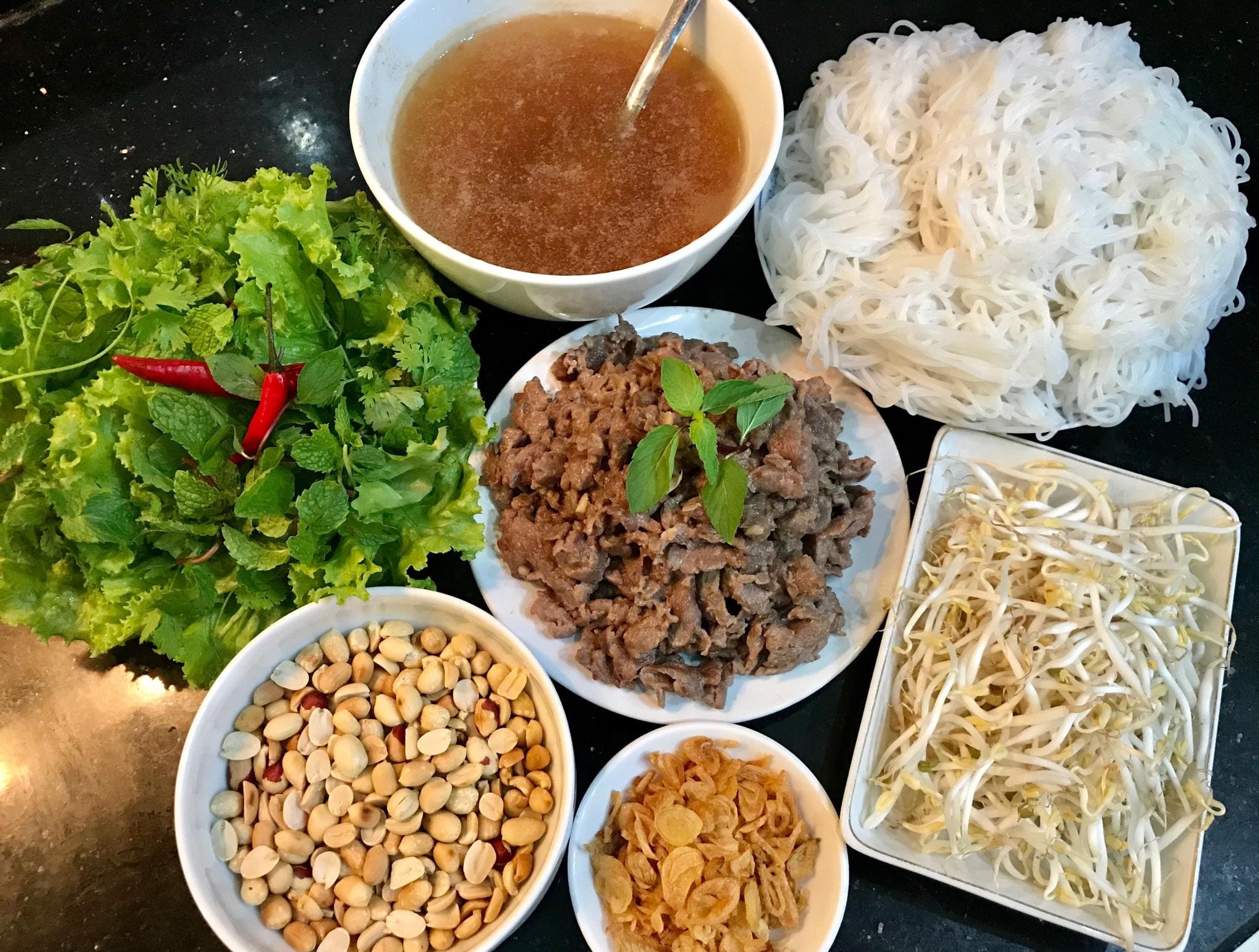 nguyen-lieu-cho-mon-bun-bo-nam-bo