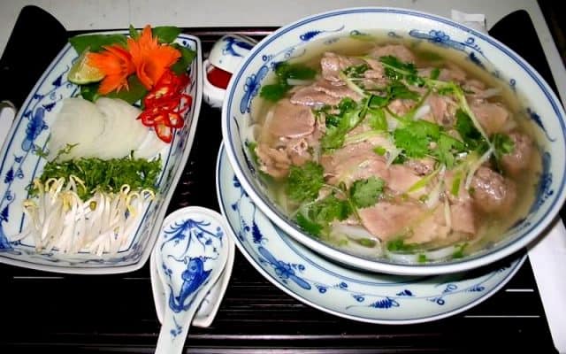 pho-bat-dan-tinh-hoa-am-thuc-ha-thanh